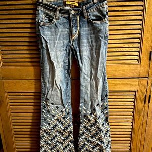 Beautiful BEBE ribbon embroidered jeans